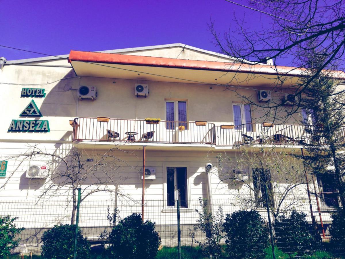 Hotel Anseza Kutaisi Exterior foto